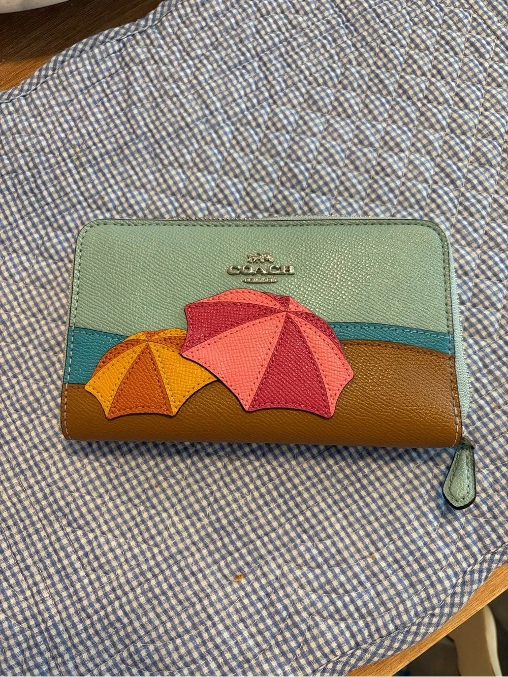 Coach Medium ID Zip Around Wallet - Beach Umbrellas - Picture 1 of 4